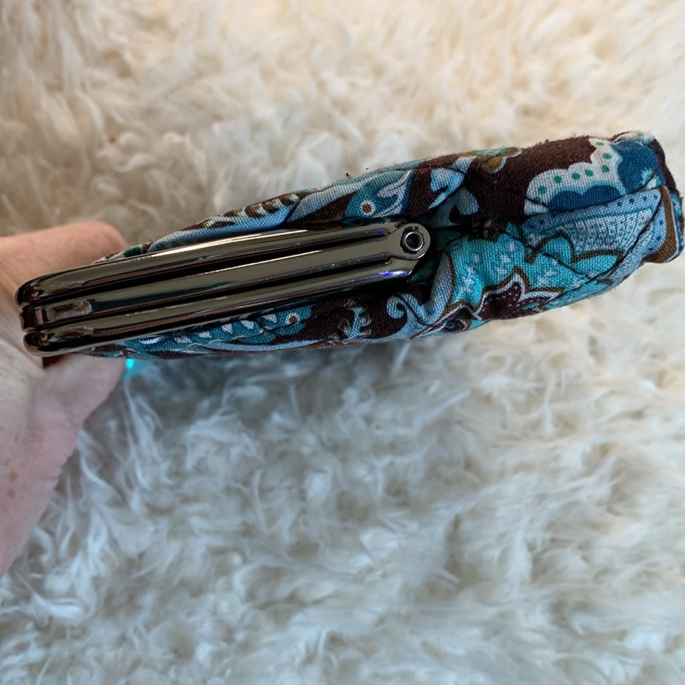Vera Bradley Kiss Lock Floral Patterned Clutch - Picture 5 of 15